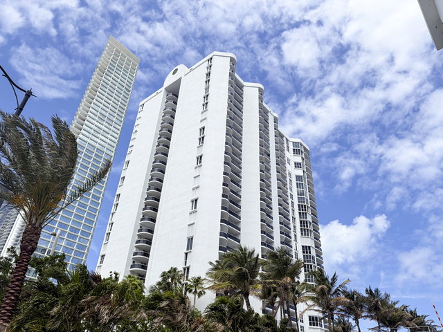 Sands Pointe  photo 2